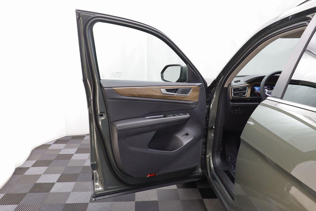 new 2026 Volkswagen Atlas car, priced at $45,490