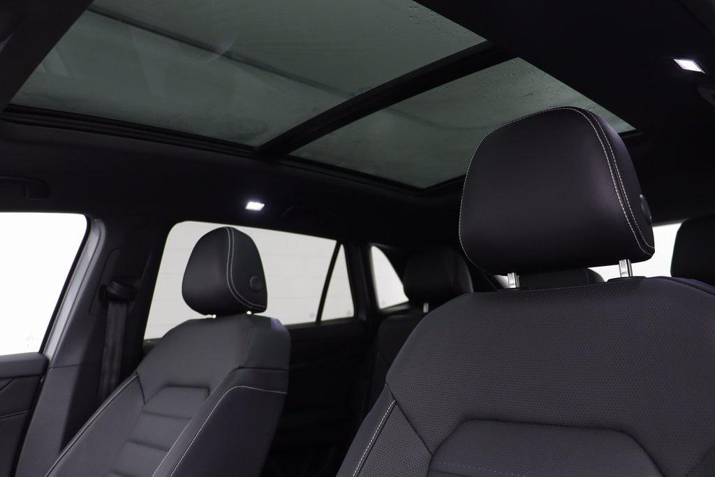 new 2026 Volkswagen Atlas Cross Sport car, priced at $50,288