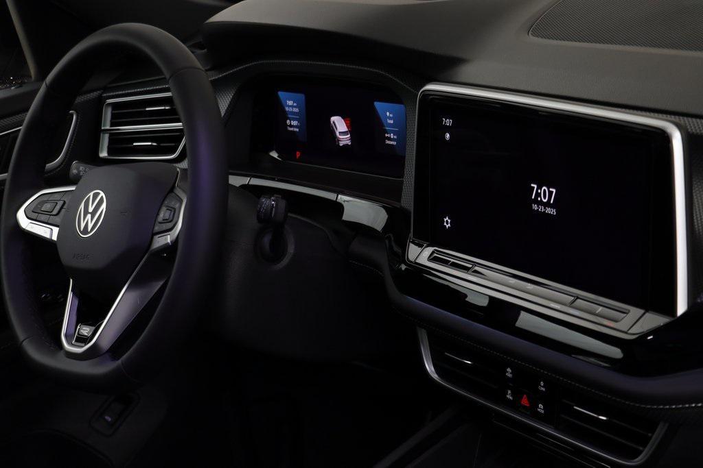 new 2026 Volkswagen Atlas Cross Sport car, priced at $50,288