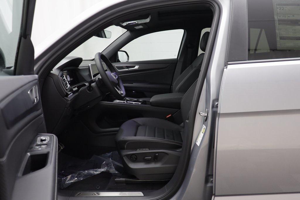 new 2026 Volkswagen Atlas Cross Sport car, priced at $50,288