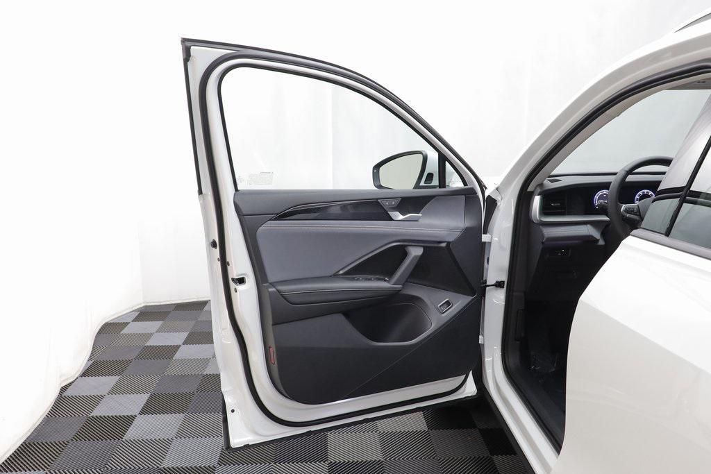 new 2025 Volkswagen Tiguan car, priced at $33,770