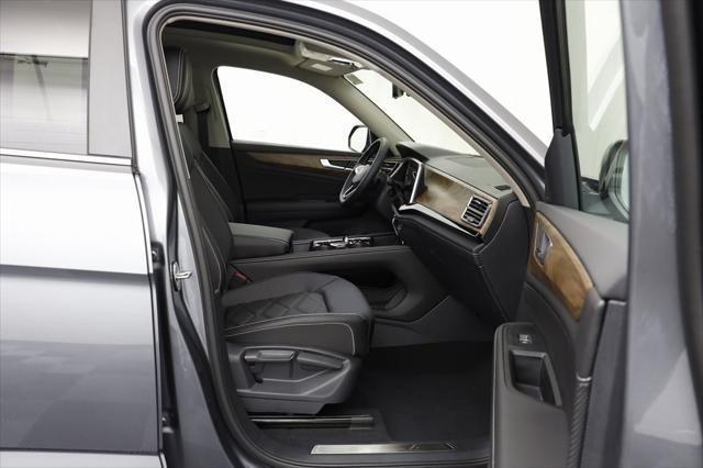 new 2025 Volkswagen Atlas car, priced at $43,463