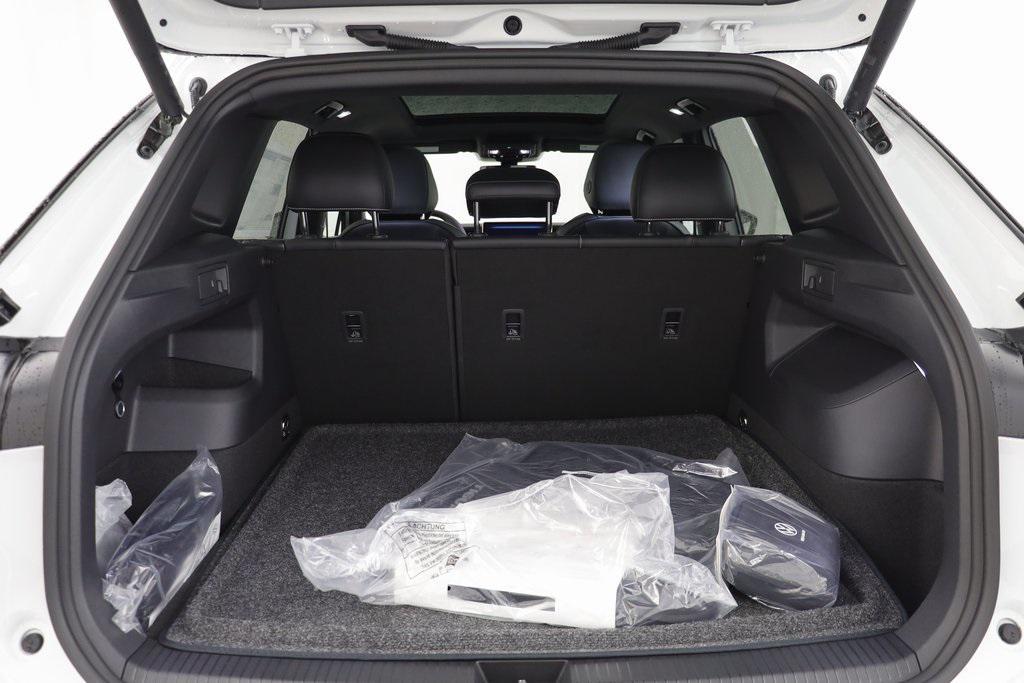 new 2025 Volkswagen Tiguan car, priced at $36,235