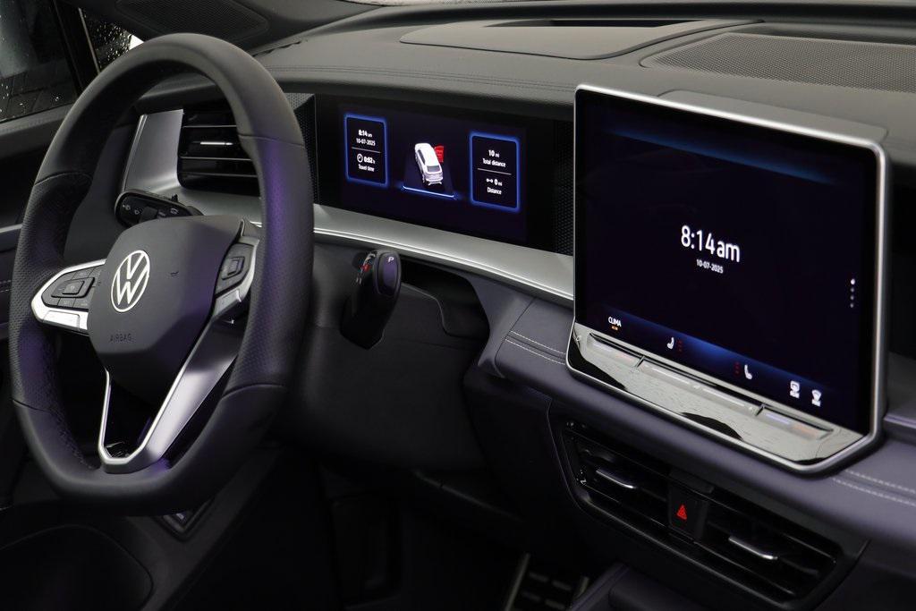 new 2025 Volkswagen Tiguan car, priced at $36,235