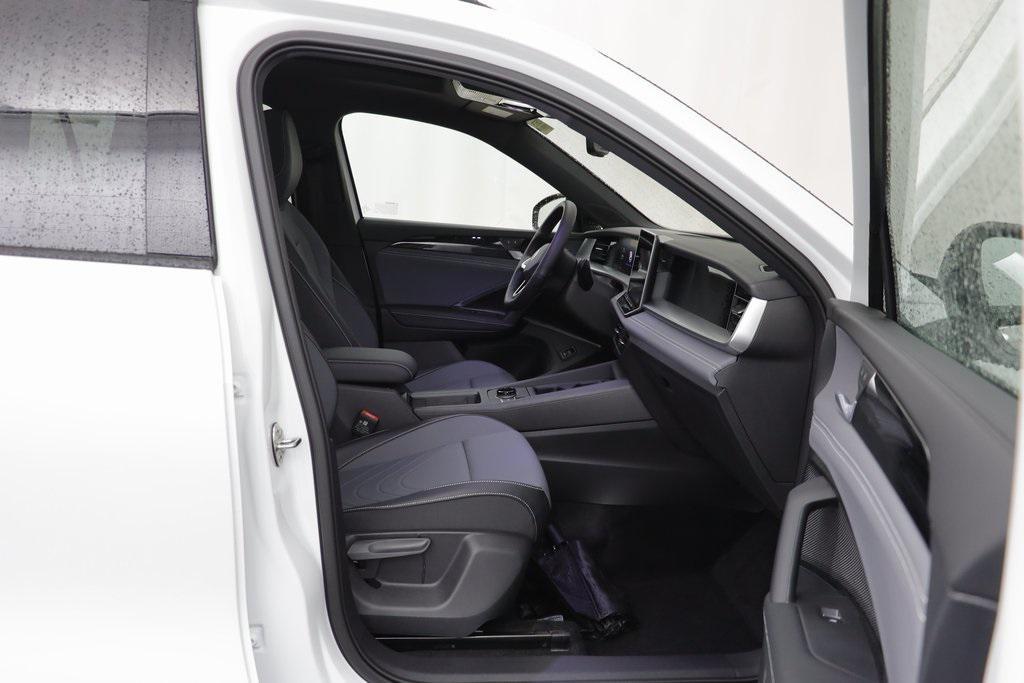 new 2025 Volkswagen Tiguan car, priced at $36,235