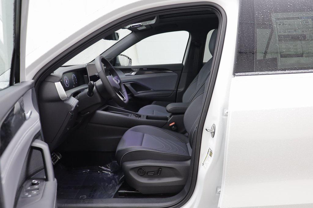 new 2025 Volkswagen Tiguan car, priced at $36,235