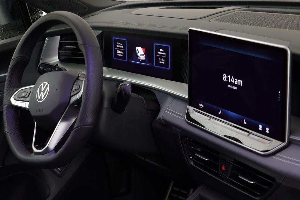 new 2025 Volkswagen Tiguan car, priced at $36,735