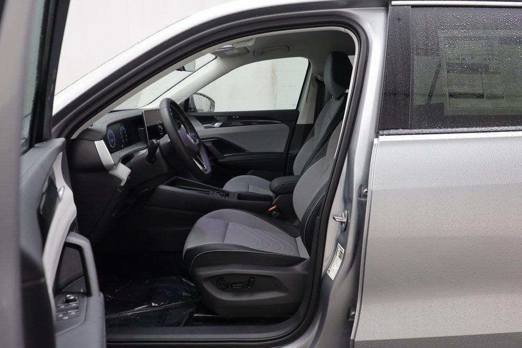 new 2025 Volkswagen Tiguan car, priced at $34,238
