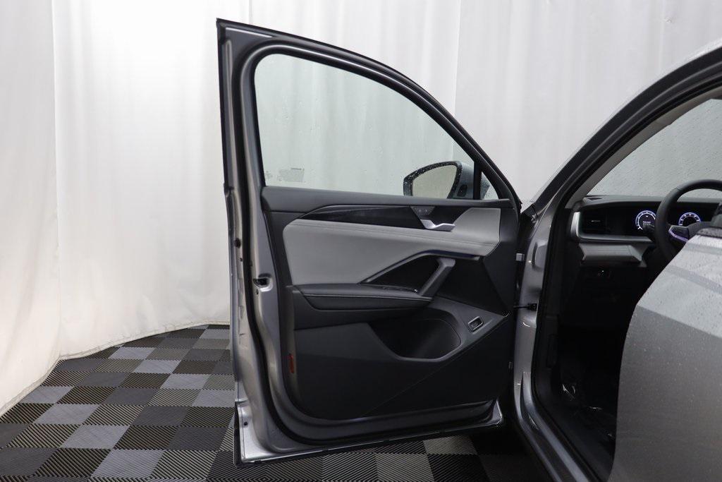 new 2025 Volkswagen Tiguan car, priced at $34,238