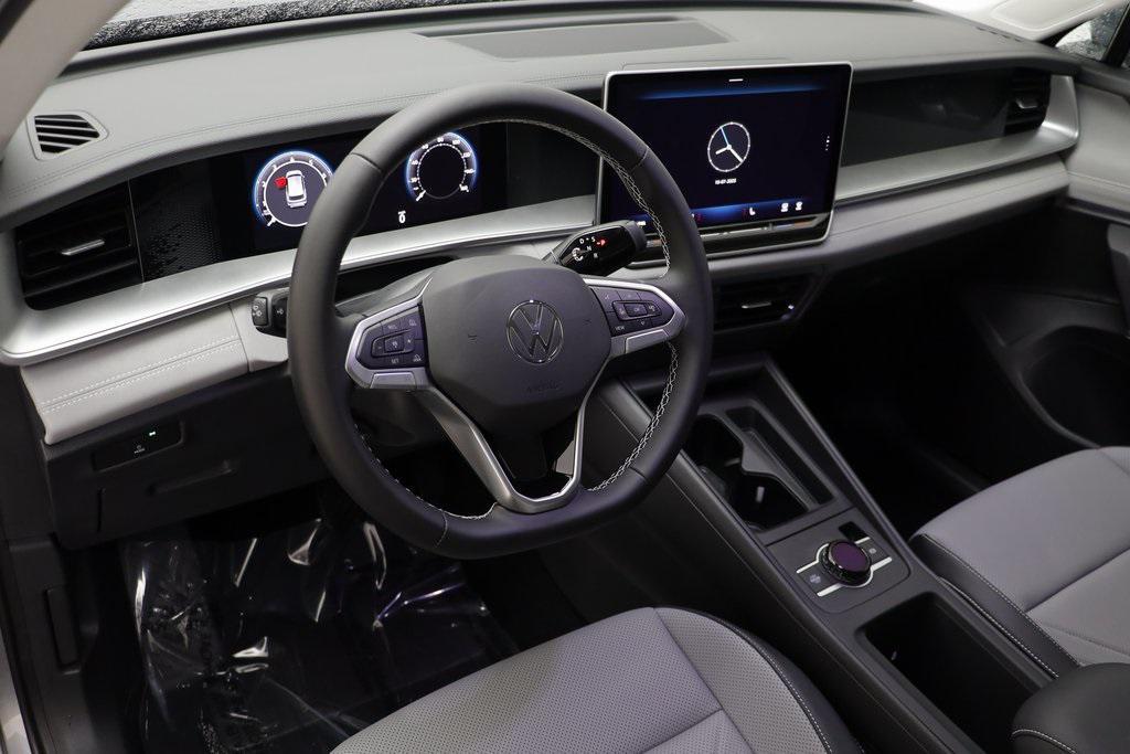 new 2025 Volkswagen Tiguan car, priced at $34,238