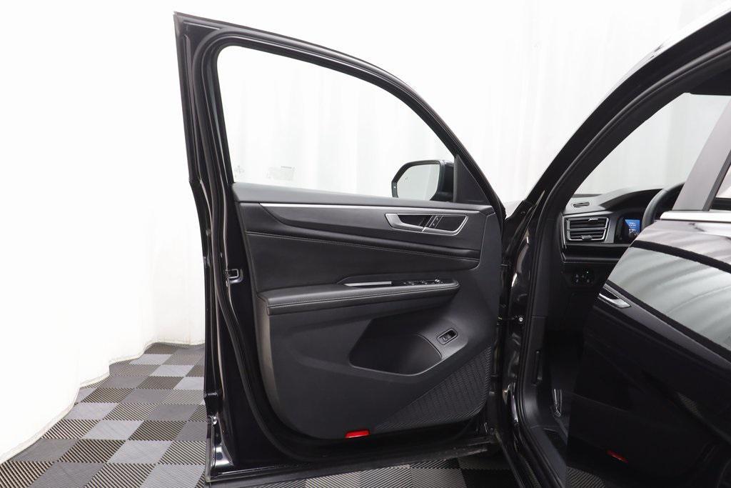 used 2025 Volkswagen Atlas Cross Sport car, priced at $38,548