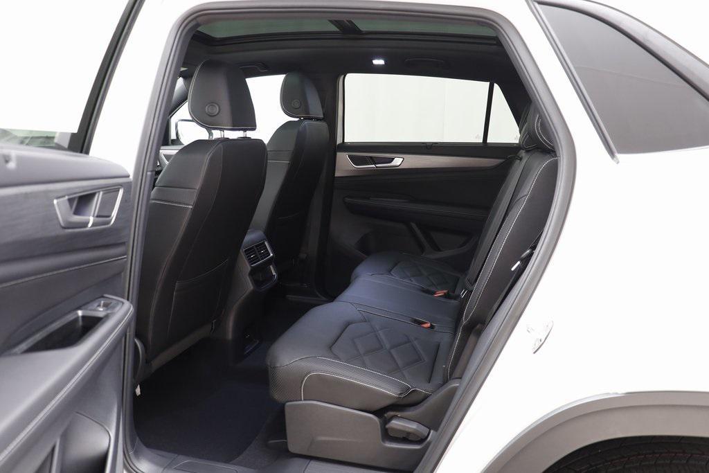 new 2025 Volkswagen Atlas Cross Sport car, priced at $43,103