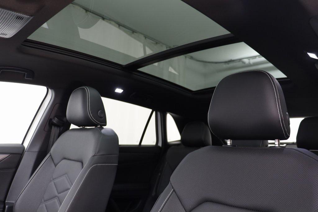 new 2025 Volkswagen Atlas Cross Sport car, priced at $43,103