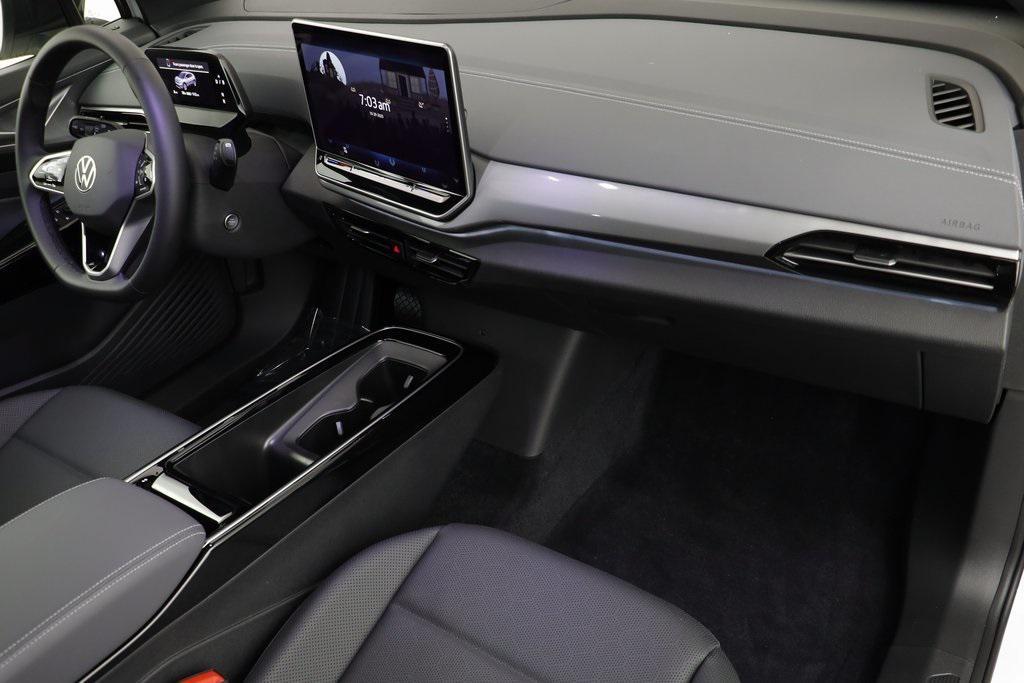 new 2025 Volkswagen ID.4 car, priced at $53,722
