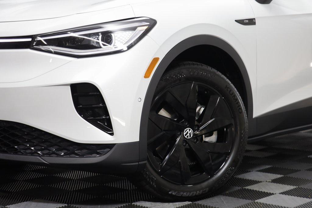 new 2025 Volkswagen ID.4 car, priced at $53,722