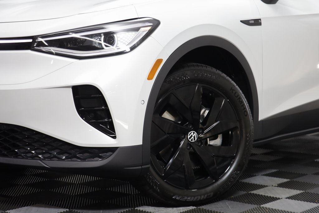 new 2025 Volkswagen ID.4 car, priced at $52,722