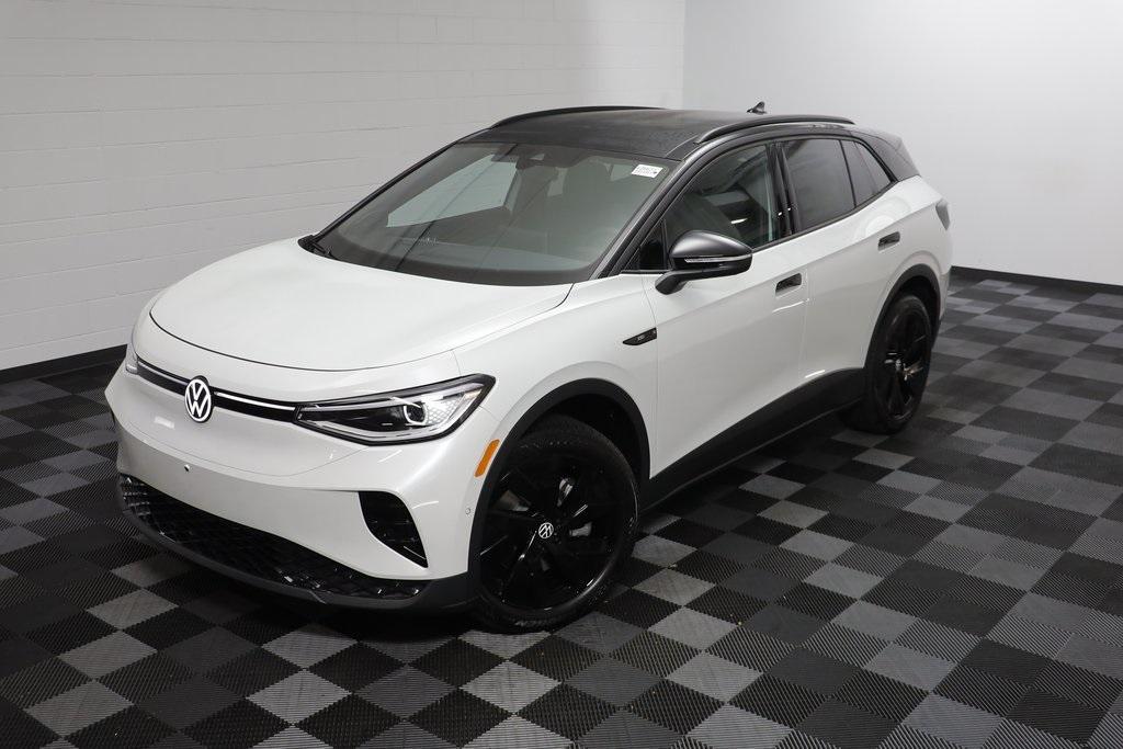 new 2025 Volkswagen ID.4 car, priced at $53,722