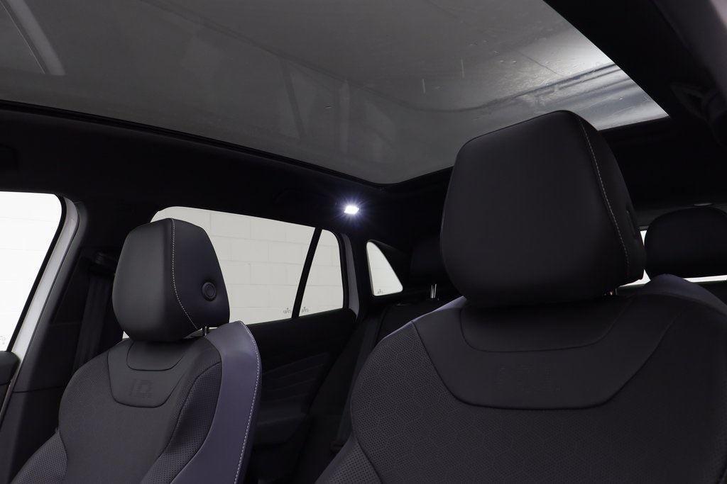 new 2025 Volkswagen ID.4 car, priced at $52,722