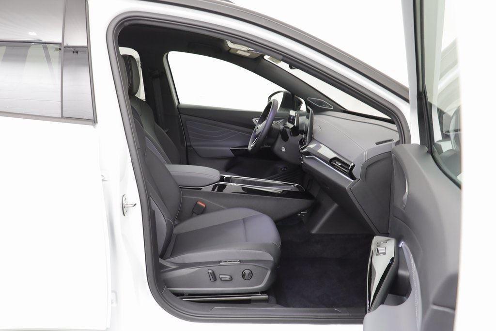 new 2025 Volkswagen ID.4 car, priced at $52,722