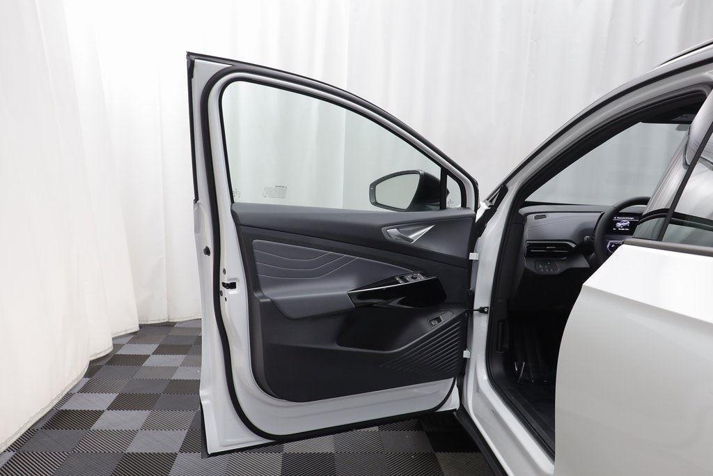 new 2025 Volkswagen ID.4 car, priced at $52,722