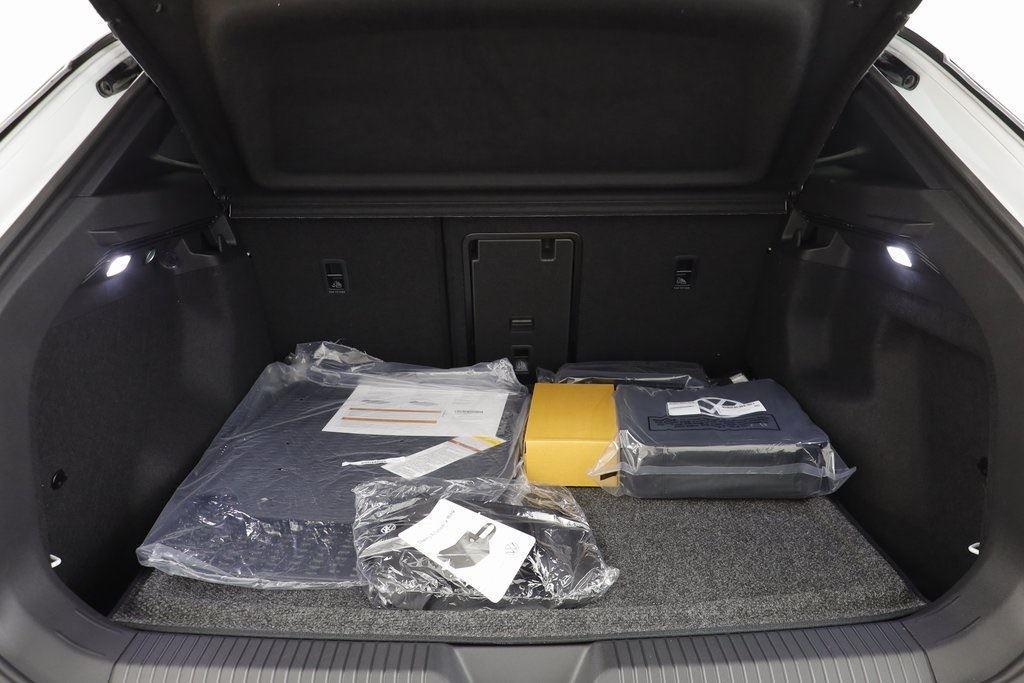 new 2025 Volkswagen ID.4 car, priced at $52,722