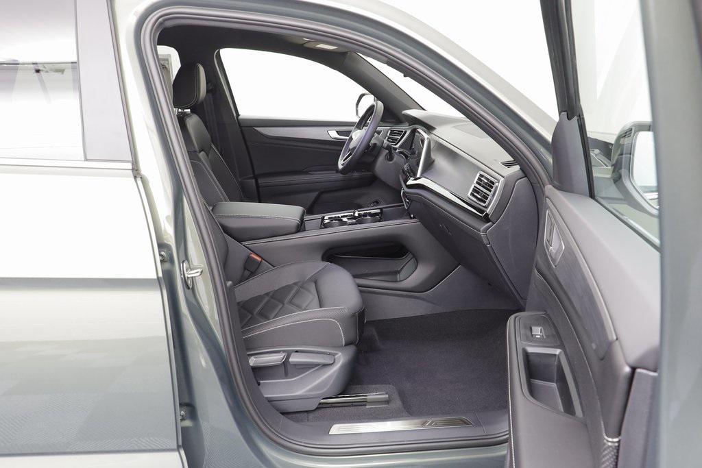 new 2026 Volkswagen Atlas Cross Sport car, priced at $44,874