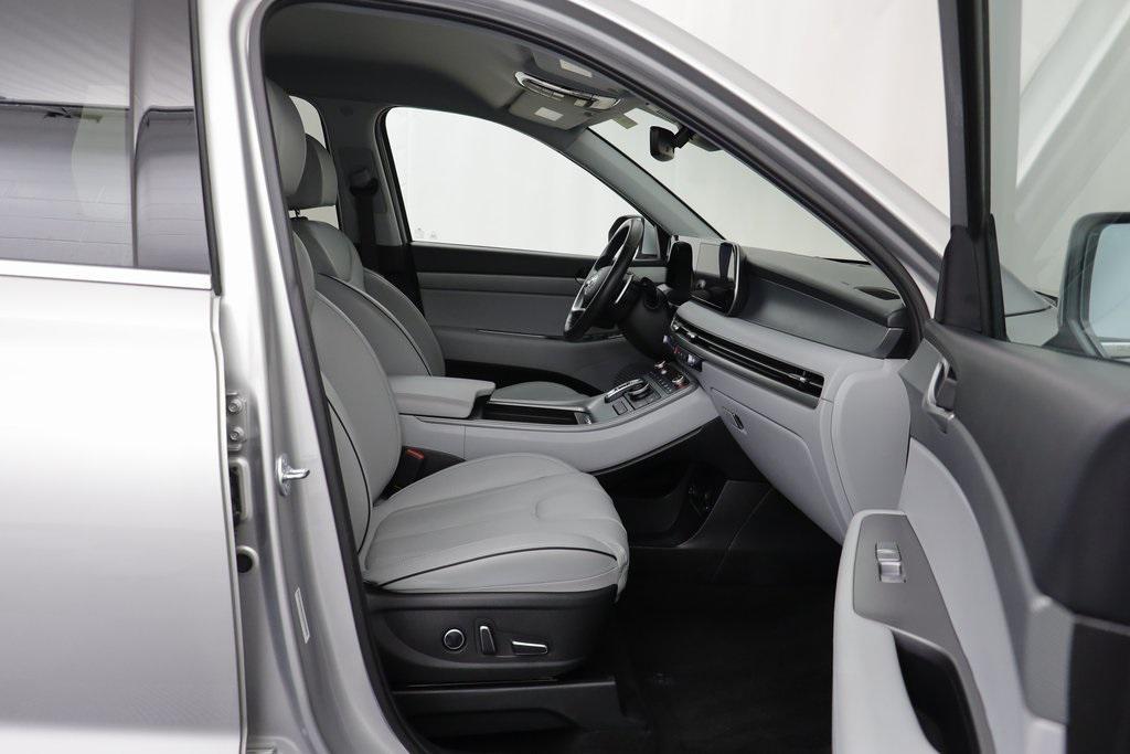 used 2025 Hyundai Palisade car, priced at $35,289