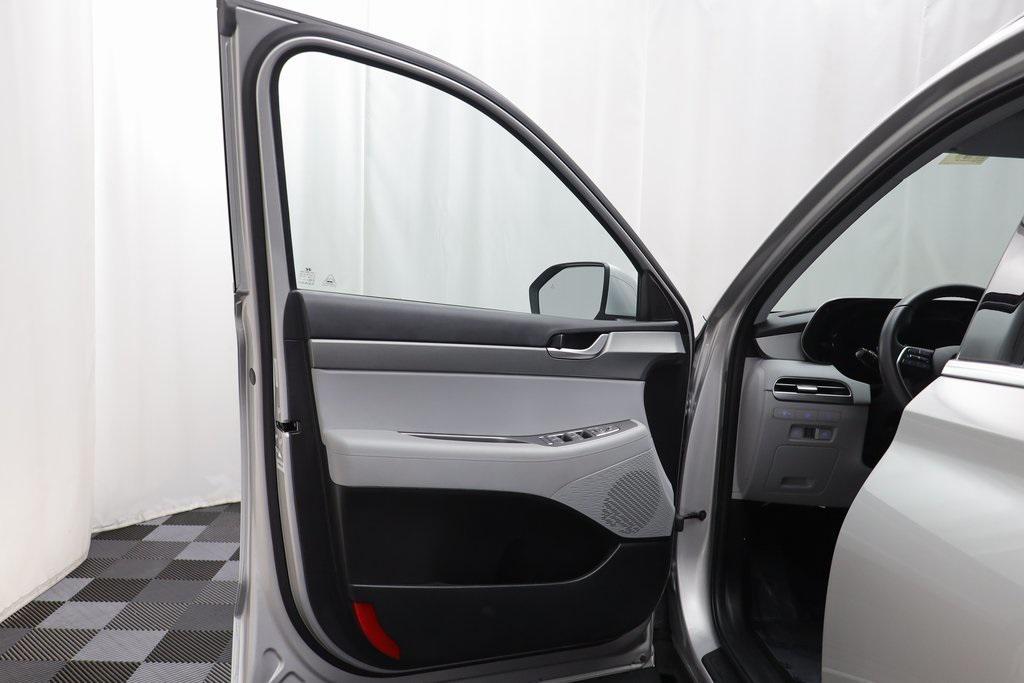 used 2025 Hyundai Palisade car, priced at $35,289