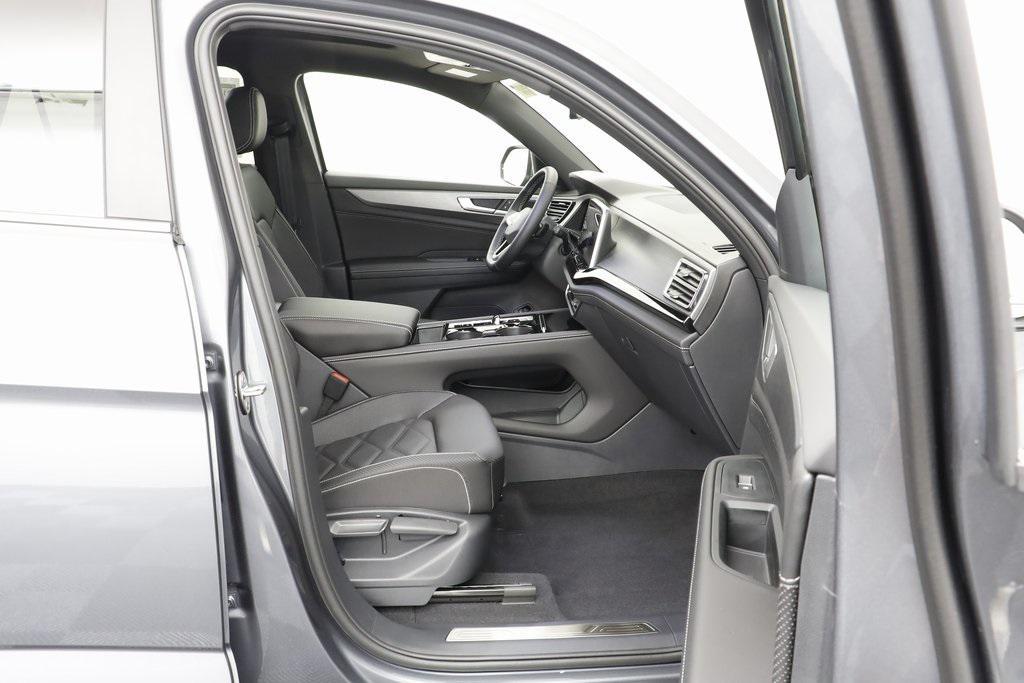 new 2025 Volkswagen Atlas Cross Sport car, priced at $42,764