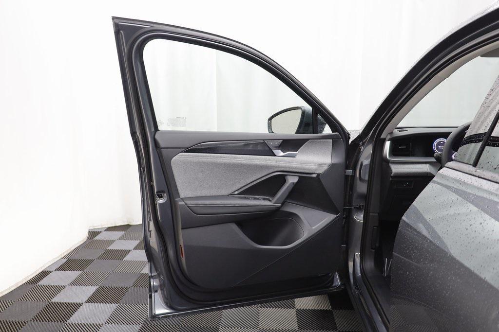 new 2025 Volkswagen Tiguan car, priced at $31,203