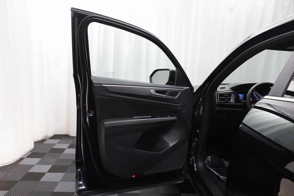 used 2025 Volkswagen Atlas Cross Sport car, priced at $35,372