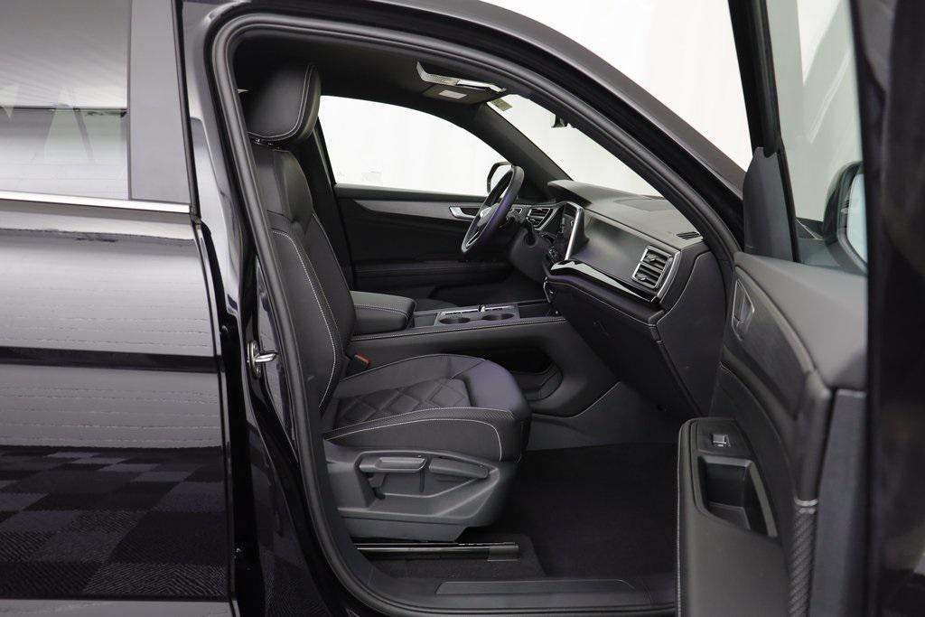 new 2026 Volkswagen Atlas Cross Sport car, priced at $40,268