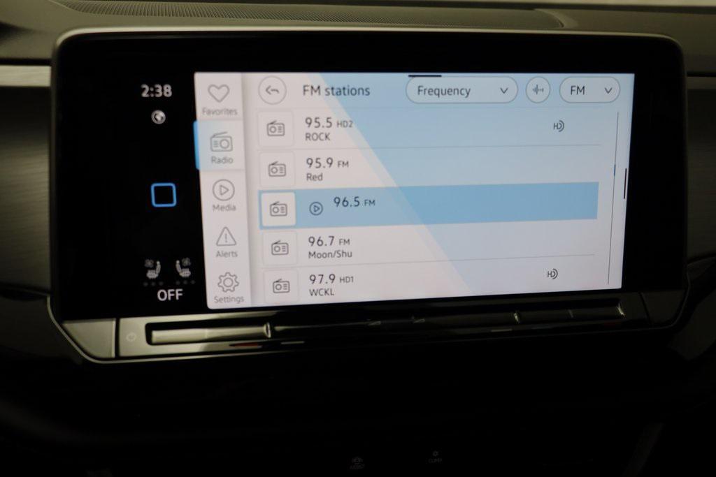 new 2026 Volkswagen Atlas Cross Sport car, priced at $40,268