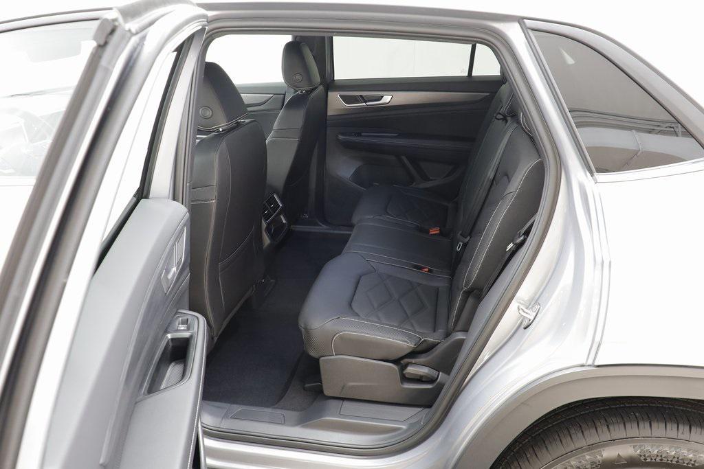 new 2026 Volkswagen Atlas Cross Sport car, priced at $40,593