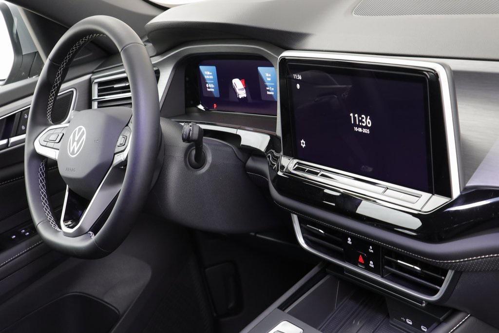 new 2026 Volkswagen Atlas Cross Sport car, priced at $40,593