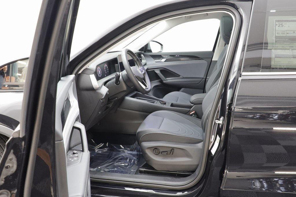 new 2025 Volkswagen Tiguan car, priced at $33,770