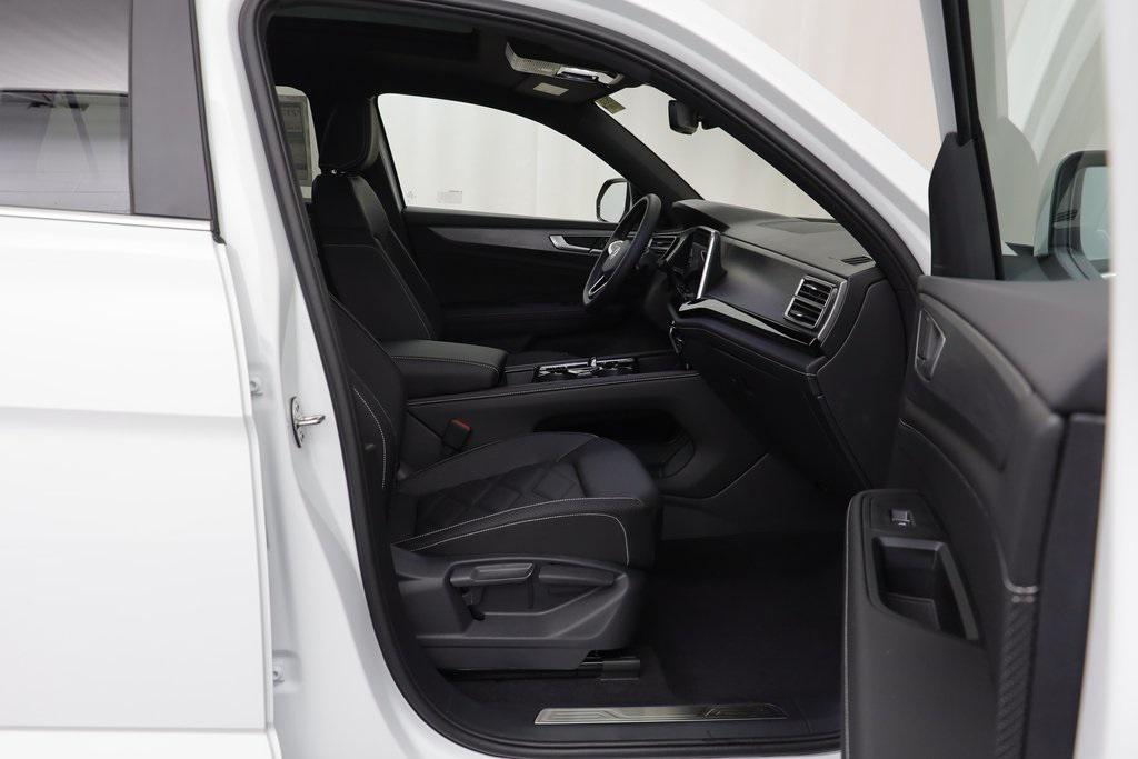 new 2025 Volkswagen Atlas Cross Sport car, priced at $41,103