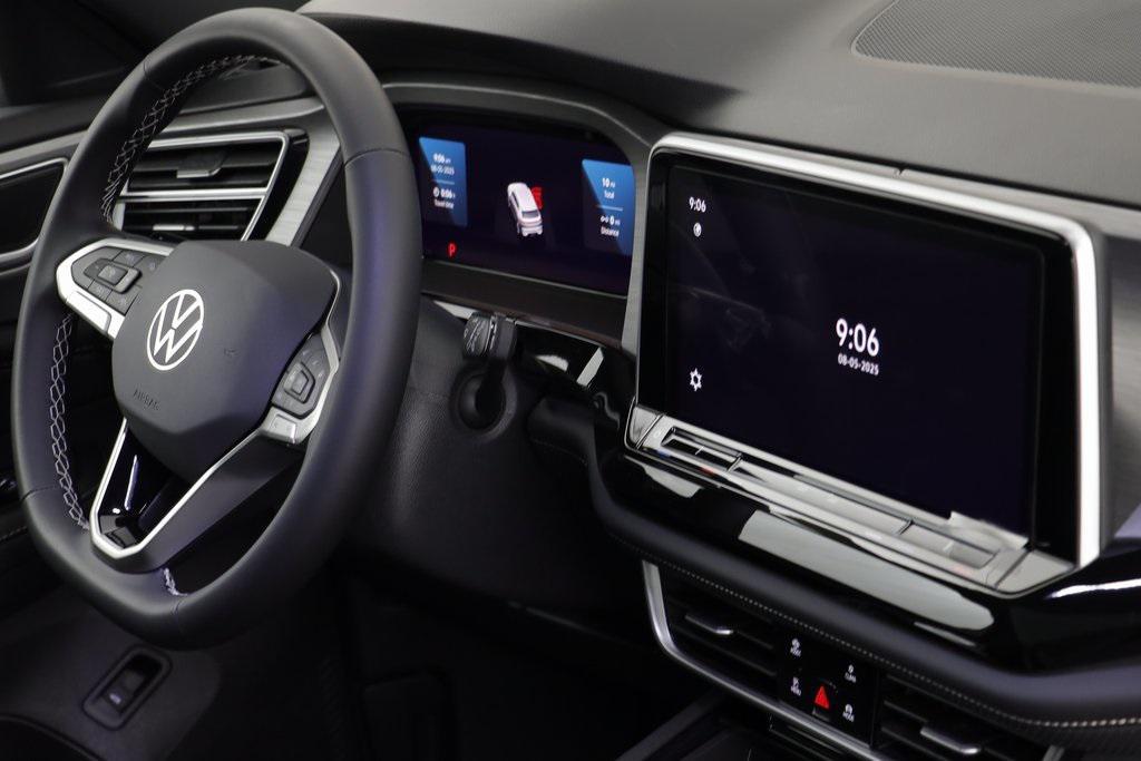 new 2025 Volkswagen Atlas Cross Sport car, priced at $41,103