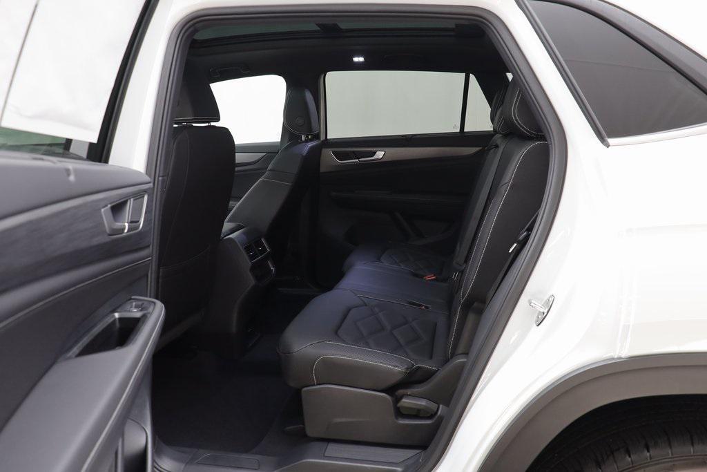 new 2025 Volkswagen Atlas Cross Sport car, priced at $41,103