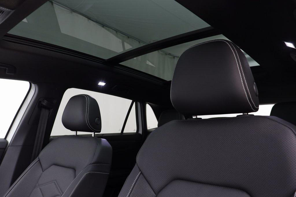 new 2025 Volkswagen Atlas Cross Sport car, priced at $41,103