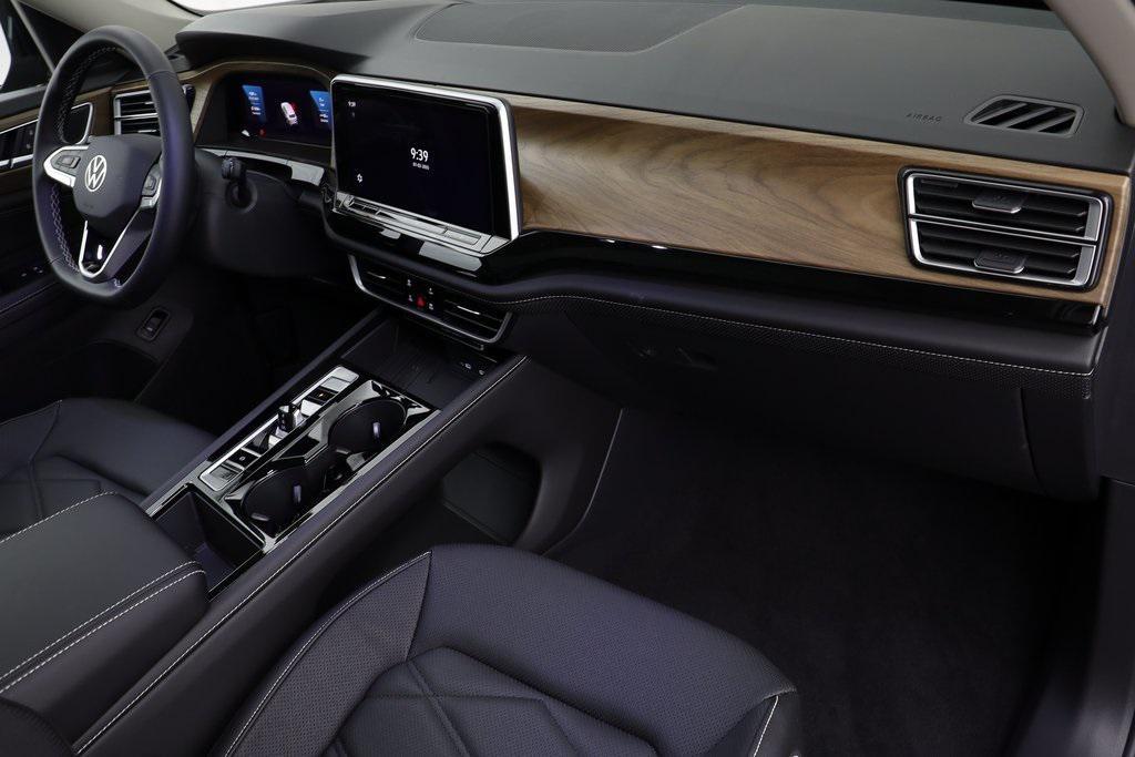new 2025 Volkswagen Atlas car, priced at $45,510