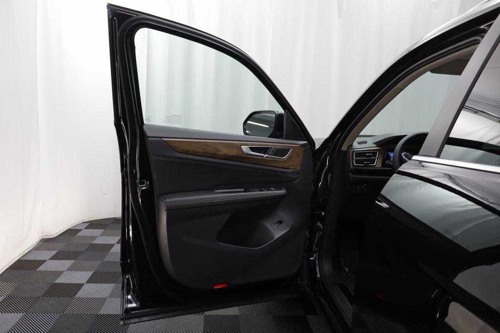 new 2025 Volkswagen Atlas car, priced at $45,510