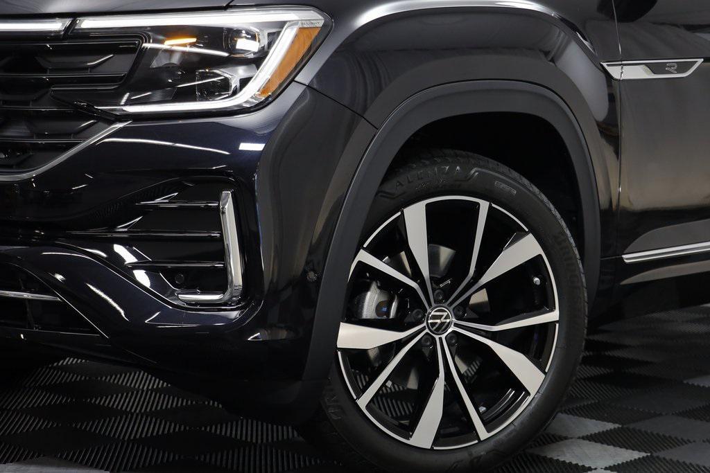 new 2026 Volkswagen Atlas car, priced at $53,681
