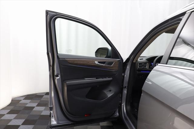 new 2025 Volkswagen Atlas car, priced at $48,670
