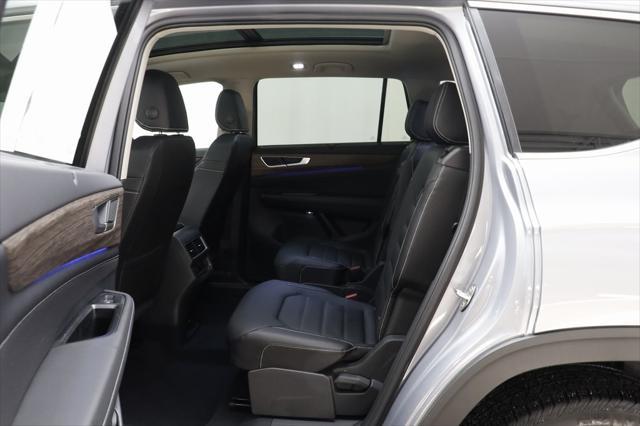 new 2025 Volkswagen Atlas car, priced at $48,670