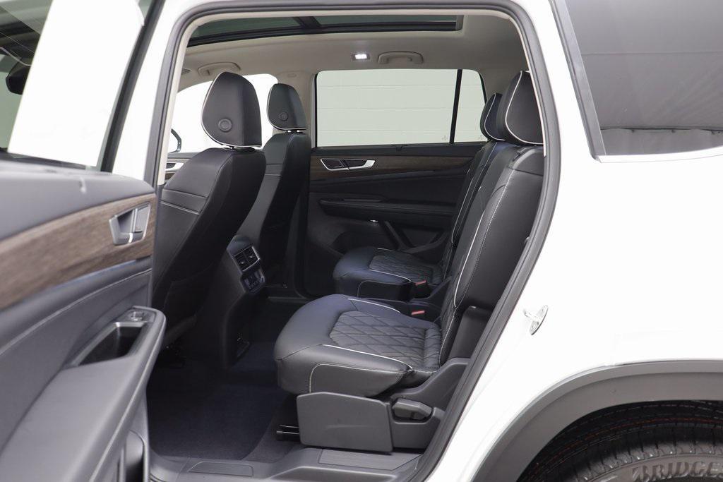 new 2026 Volkswagen Atlas car, priced at $54,411