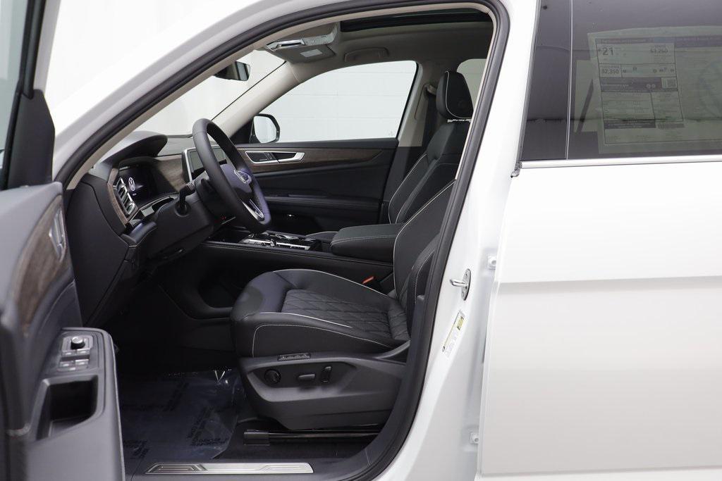 new 2026 Volkswagen Atlas car, priced at $54,411