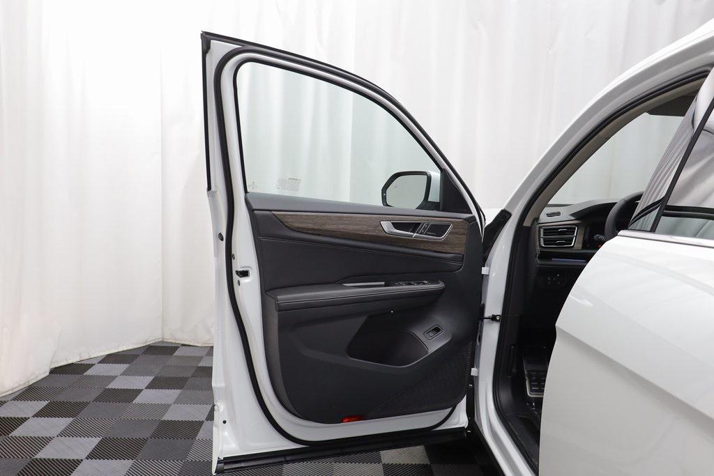 new 2026 Volkswagen Atlas car, priced at $54,411