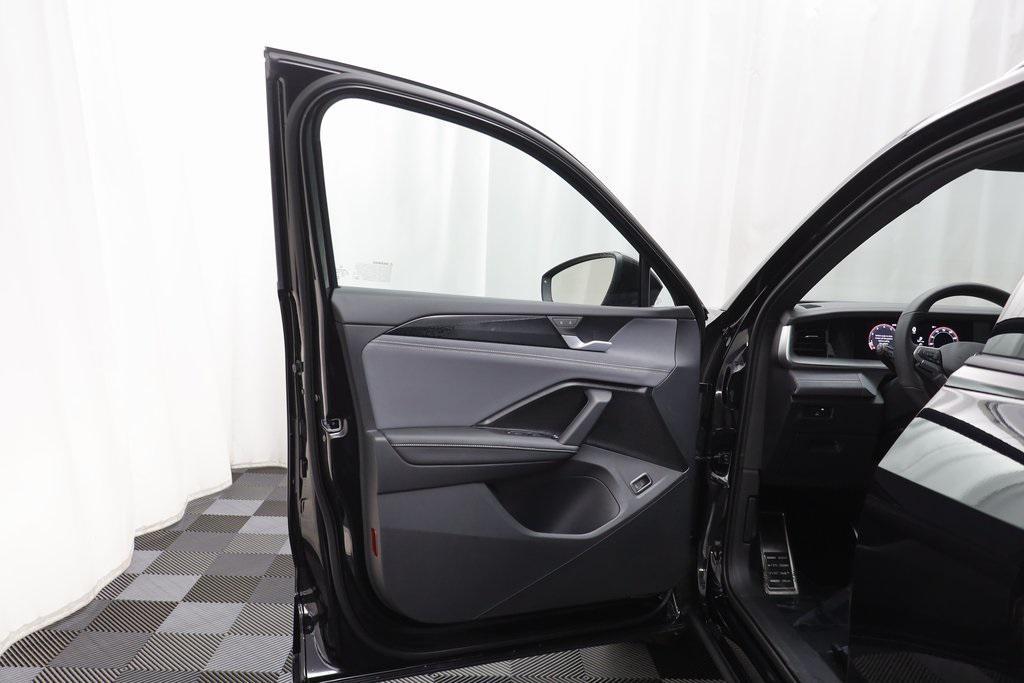 new 2026 Volkswagen Tiguan car, priced at $39,077