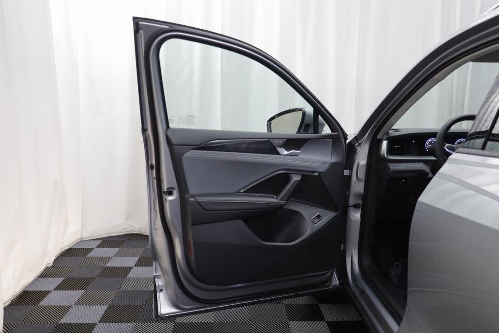 new 2025 Volkswagen Tiguan car, priced at $33,770
